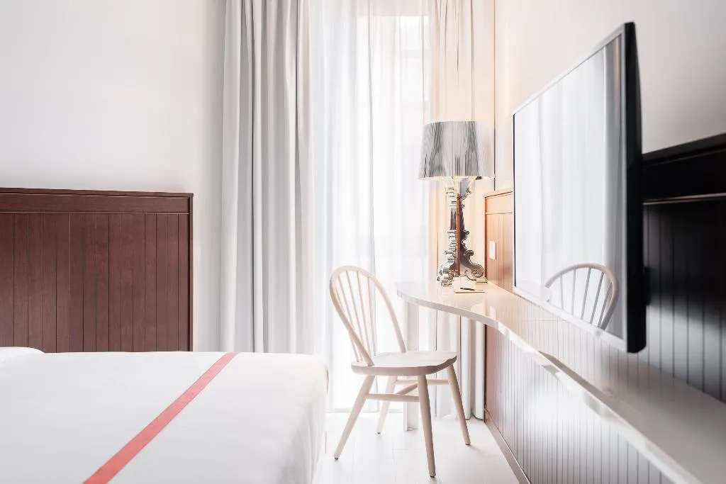 Double or Twin RUN OF HOUSE Room, Ruby Molly Hotel Dublin by IHG, Dublin