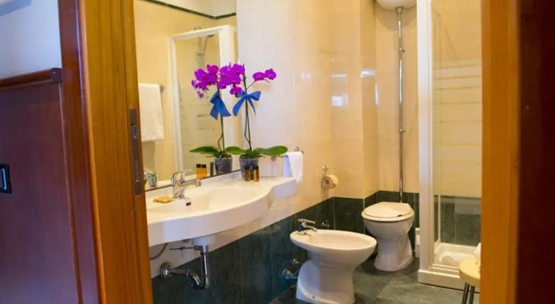 Room, Dei Pini, Catania