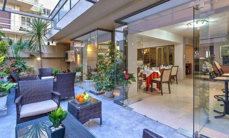 Restaurant, Leonidas Hotel & Apartments, Crete