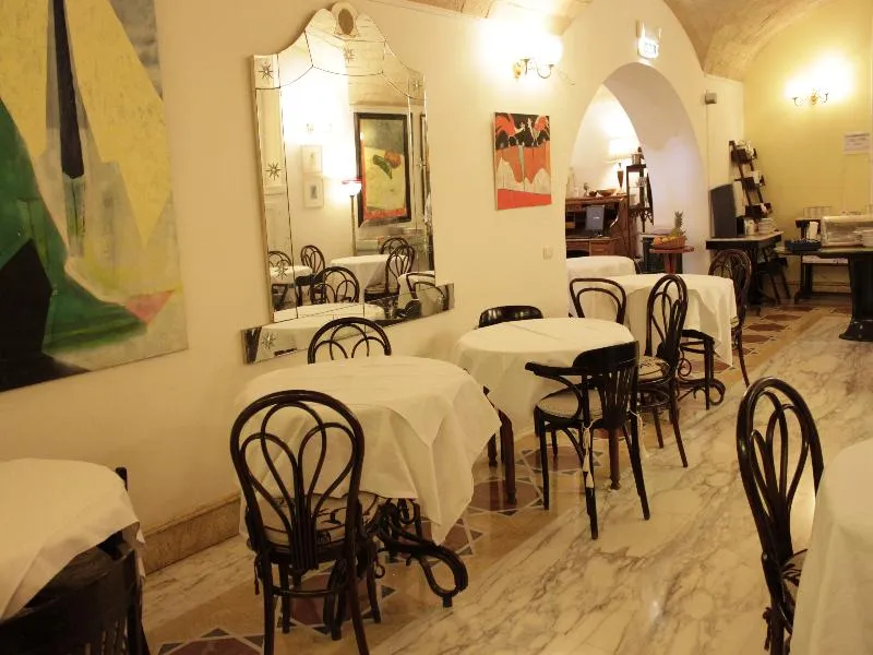 Restaurant, Emona Aquaeductus, Naples