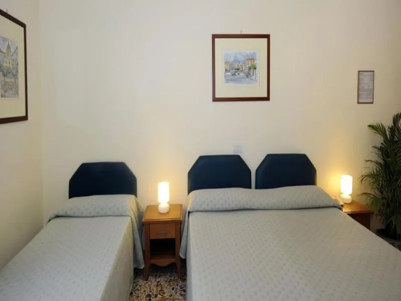 Room, Tourist, Naples
