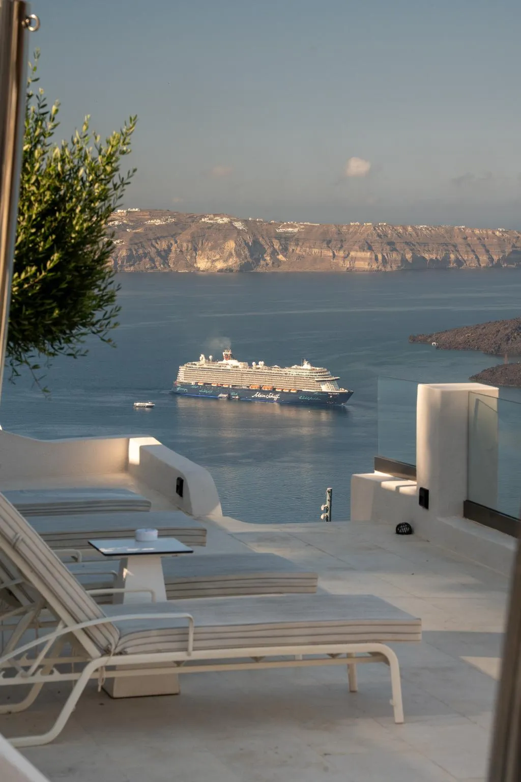 Room, Sun Rocks Boutique Hotel | Caldera View Suites, Santorini