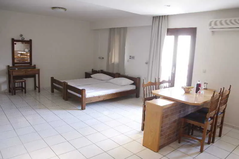 Room, Athina Inn, Crete