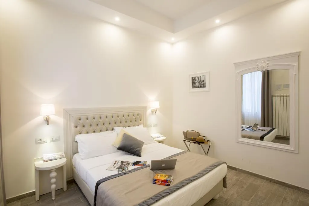 DOUBLE WITH BALCONY Room, Relais Monti, Rome