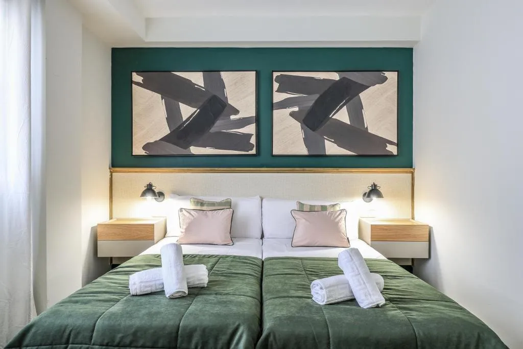 General view, Lusso Velilla, Madrid