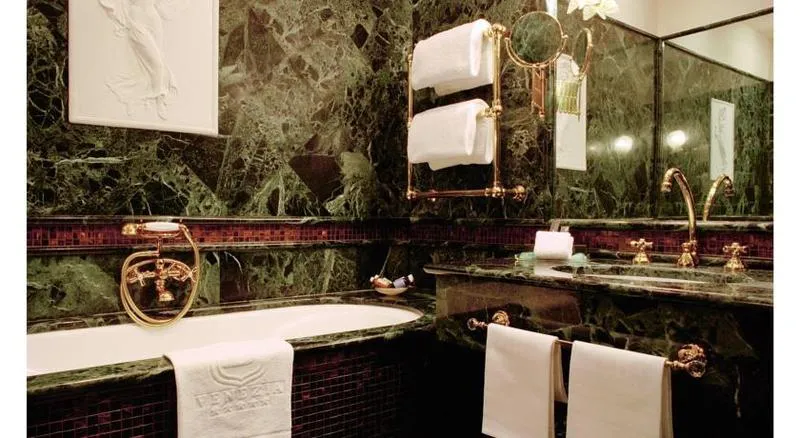 SUITE CANAL VIEW Room, Bauer Palazzo, Venice