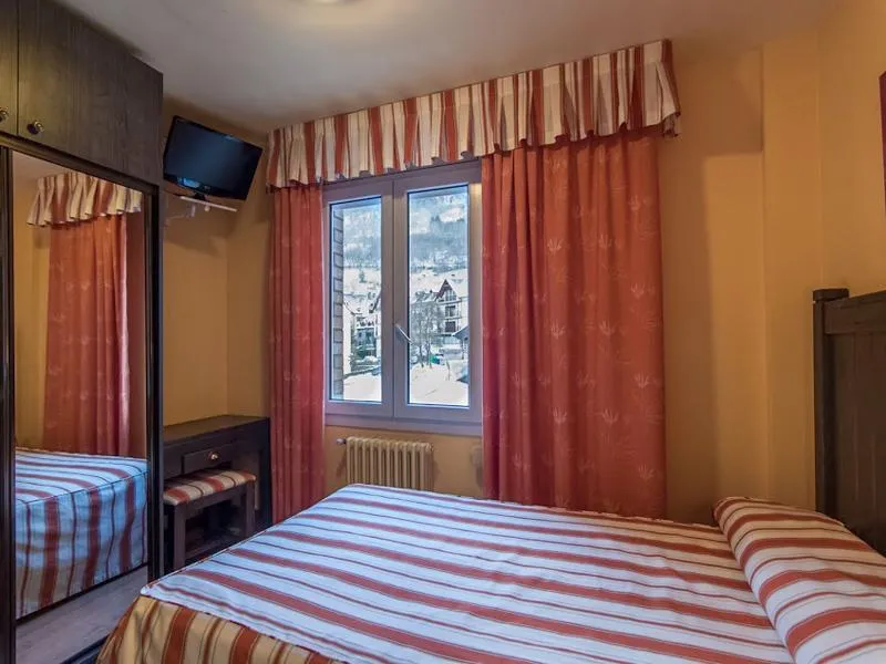 SINGLE STANDARD Room, Viella, Costa Brava
