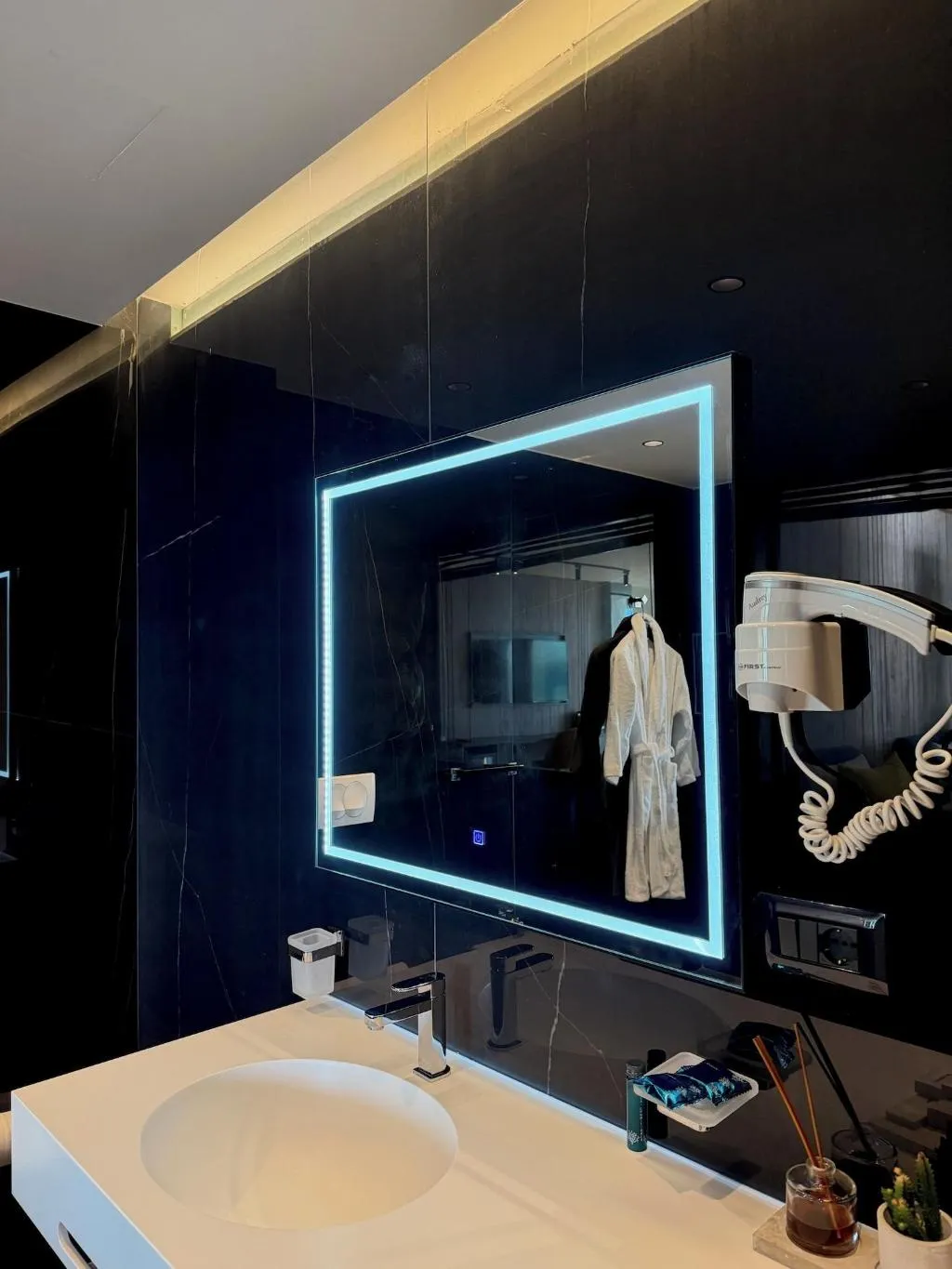 Room, Esbjerg Hotel, Kavaje