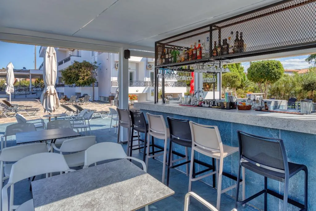 Bar, Naiades hotel, Crete