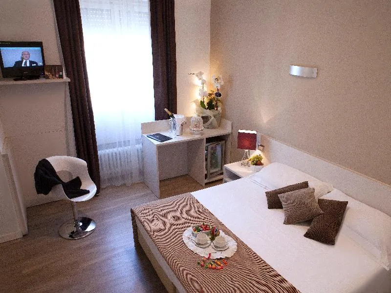 Room, Mennini, Milan