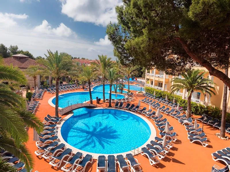 Pool, Green Garden, Majorca