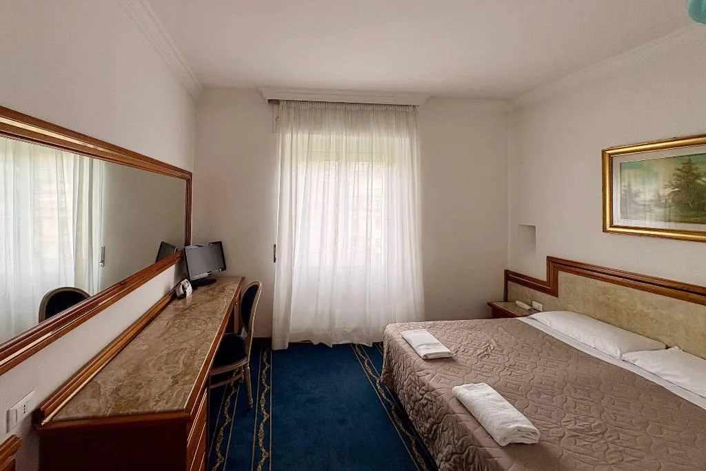 SUITE NON SMOKING Room, Quality Hotel Nova Domus, Rome