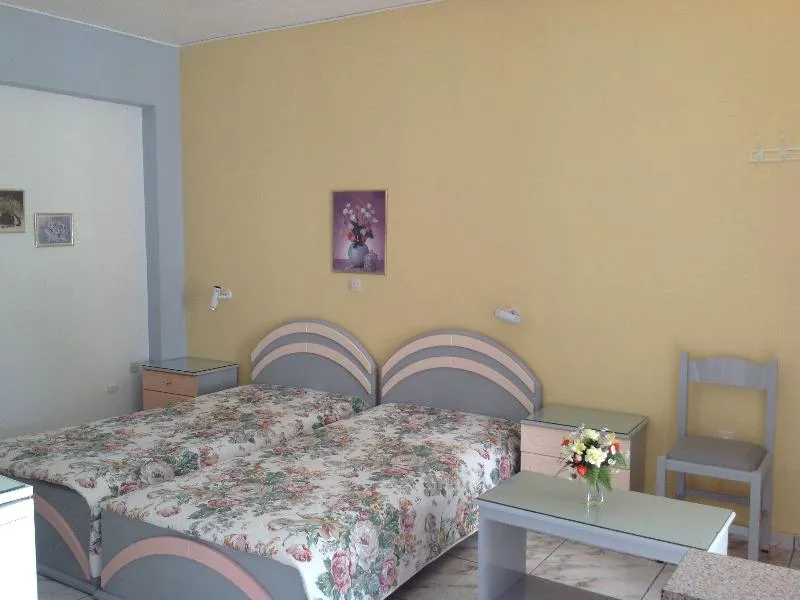 Room, Travlos Studios, Kalamata