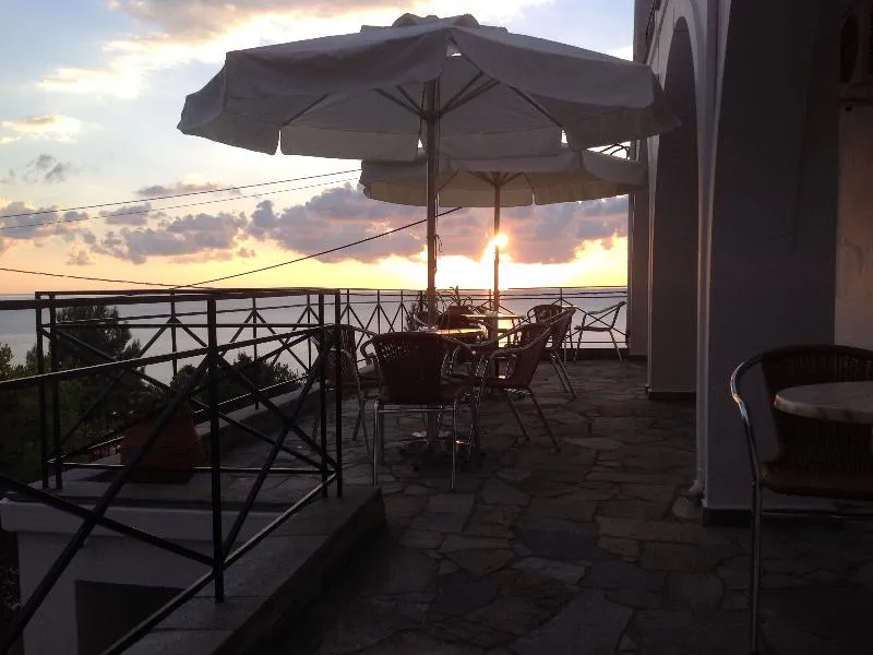 Bar, Travlos Studios, Kalamata