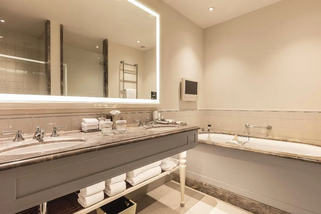 SUITE STANDARD Room, Waldorf Astoria Amsterdam, Amsterdam