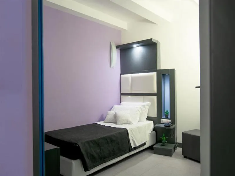SINGLE STANDARD Room, Golden Hotel srl, Naples