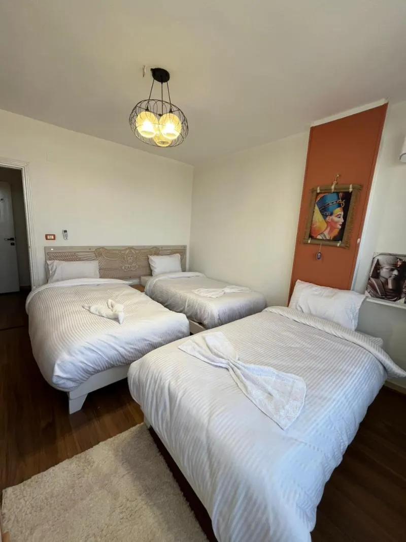 TRIPLE DELUXE ONE BEDROOM Room, Rafif Hotel, Cairo
