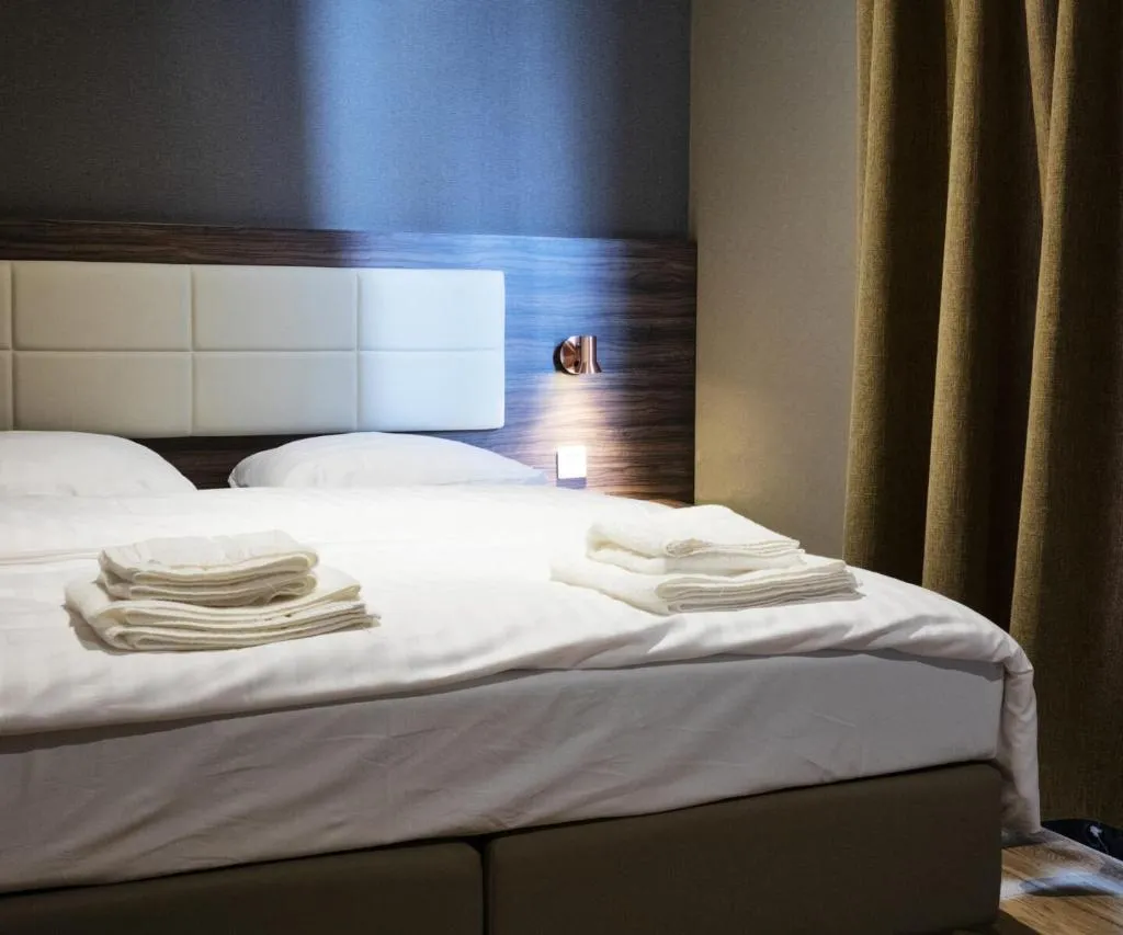 Double or Twin DELUXE Room, Amsterdam Lake Hotel, Amsterdam