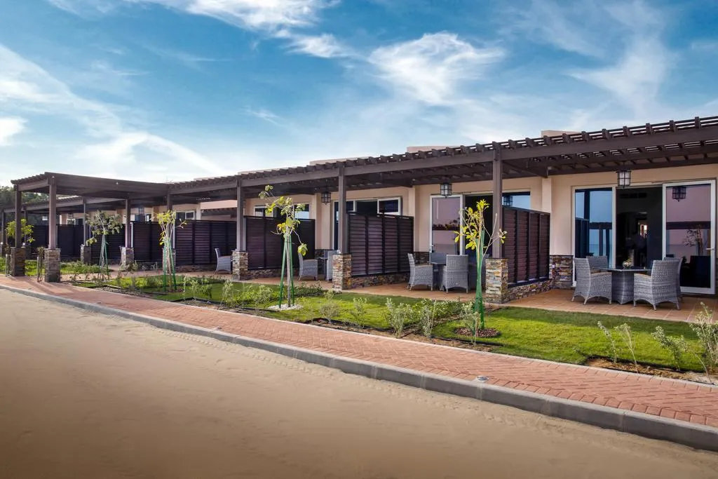 CHALET BEACH FRONT Room, Danat Resort Jebel Dhann, Abu Dhabi