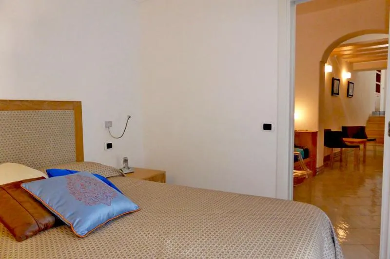 SUITE STANDARD Room, Gatto Bianco, Naples