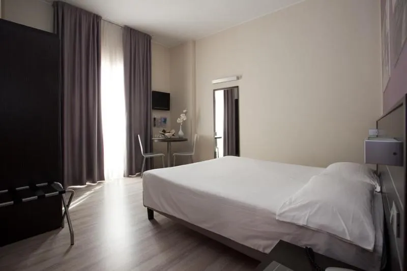 STUDIO STANDARD Room, Vienna, Venice