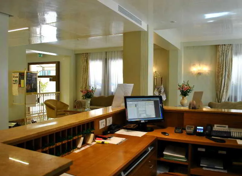 Lobby, Carlton Capri, Venice