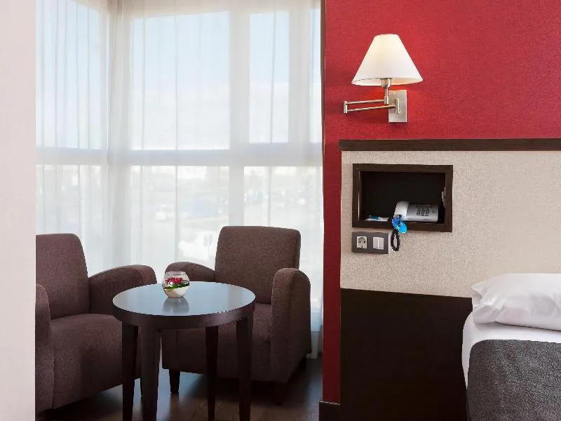 SUITE STANDARD Room, NH Parla, Madrid
