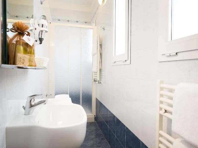 Room, Albergo Montreal, Florence