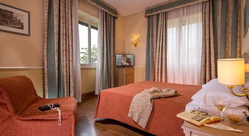 TRIPLE STANDARD Room, Santa Costanza, Rome