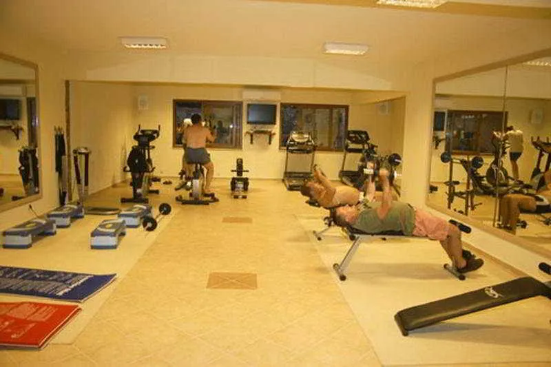 Sports and Entertainment, Celay, Dalaman