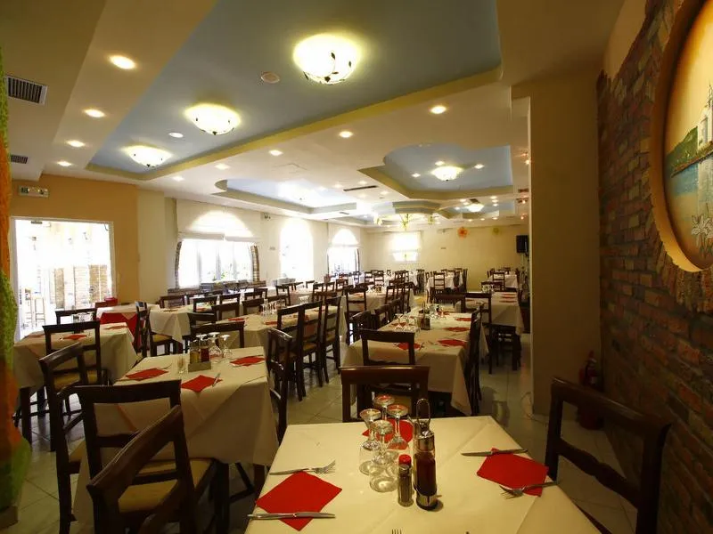 Restaurant, Bintzan Inn, Corfu