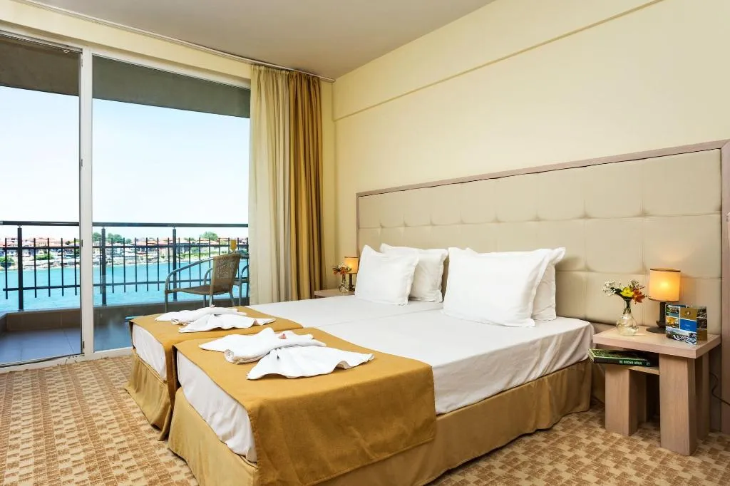 Room, Coral, Bourgas