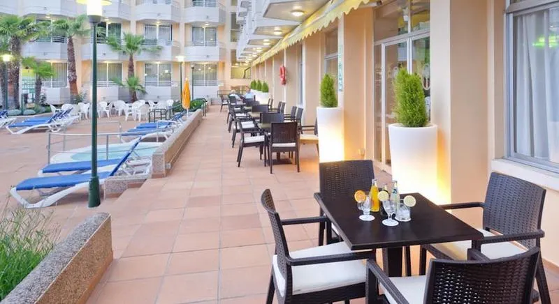 Beach, GHT Oasis Tossa & Spa, Costa Brava