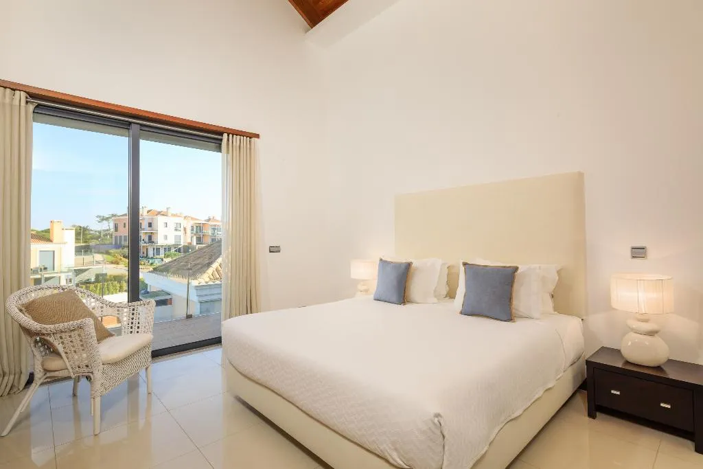 TOWNHOME THREE BEDROOMS WITH PRIVATE POOL Room, Vale Do Lobo Resort, Algarve