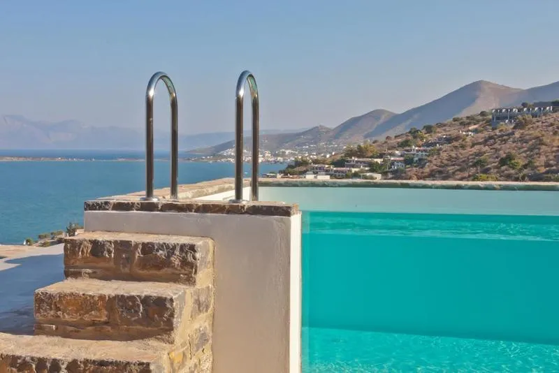 JUNIOR SUITE DELUXE WITH PRIVATE POOL Room, Royal Marmin Bay Boutique & Art Hotel, Crete