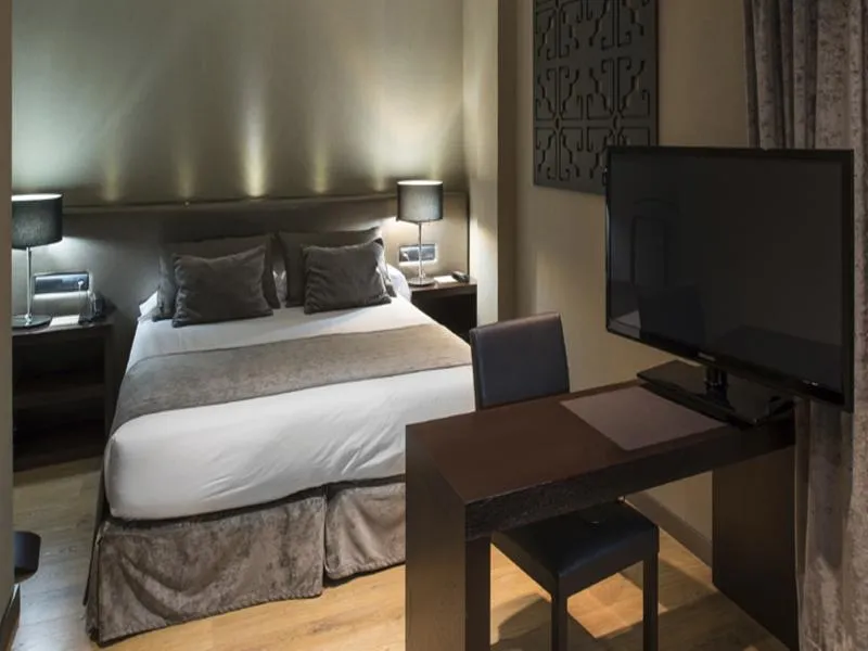 DOUBLE SUPERIOR Room, Catalonia Avinyo, Barcelona
