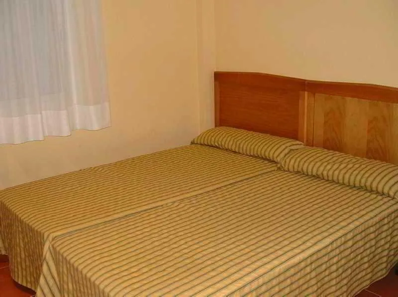APARTMENT CAPACITY 6 THREE BEDROOM Room, Green Mar, Costa Brava