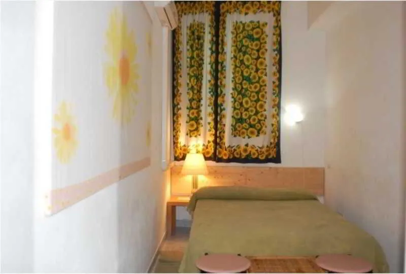 SINGLE STANDARD Room, Youth Firenze 2000, Florence