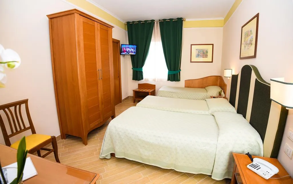 TRIPLE STANDARD Room, Tourist, Naples