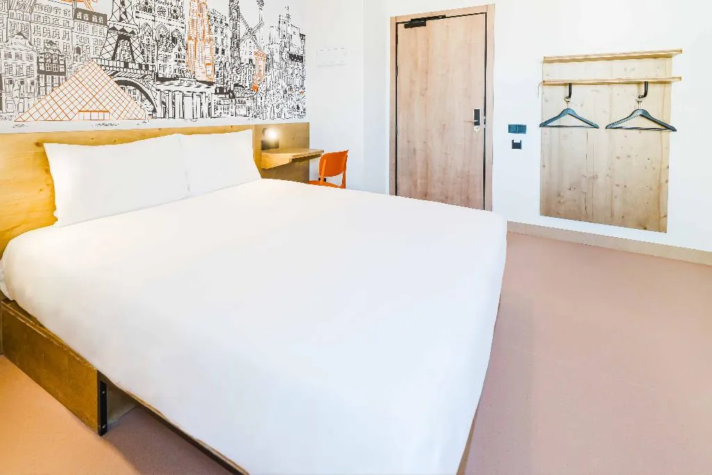 DOUBLE Accessible Room, easyHotel Alicante Centro, Costa Blanca