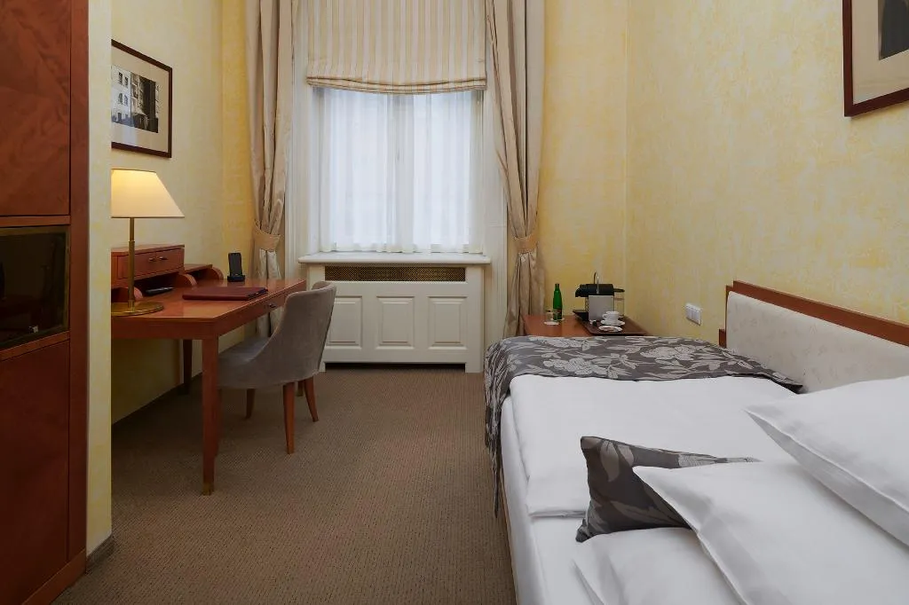 SINGLE STANDARD Room, Ventana Hotel Prague, Prague