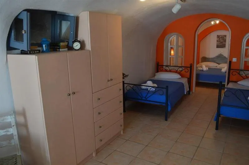 General view, Maryloujohn Villas, Santorini