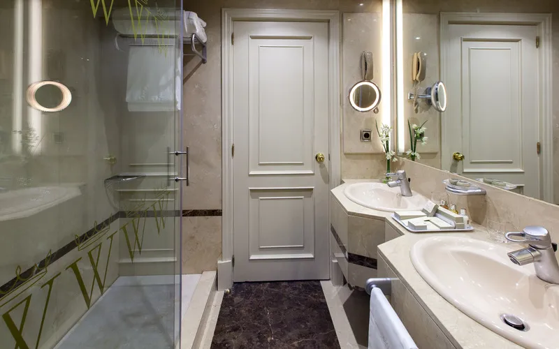 JUNIOR SUITE CLUB Room, Wellington Hotel & Spa Madrid, Madrid