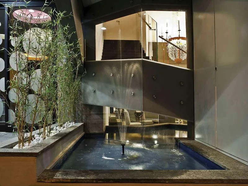 Lobby, Caravel, Rome