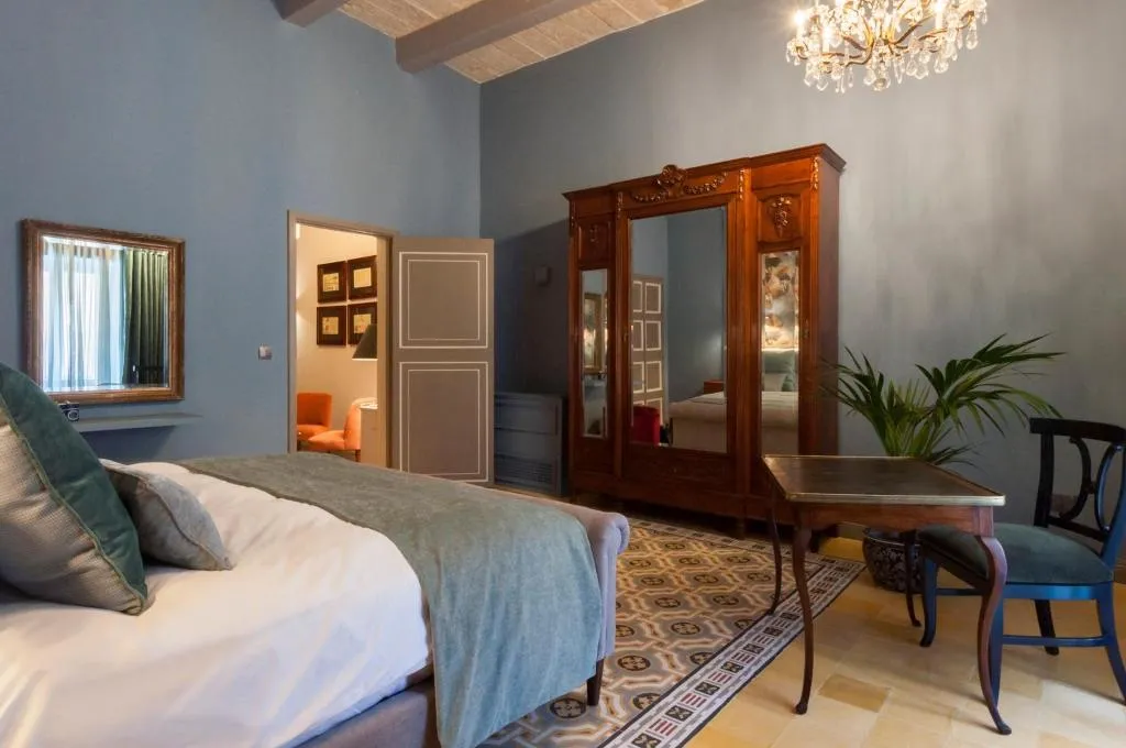SUITE KING SIZE BED Room, The Coleridge, Malta