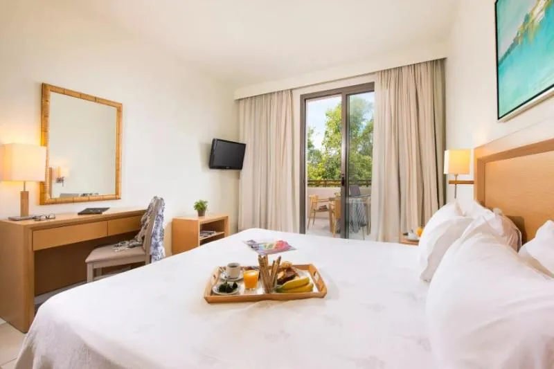 FAMILY ROOM GARDEN VIEW Room, Kassandra Palace SeaSide Resort, Halkidiki