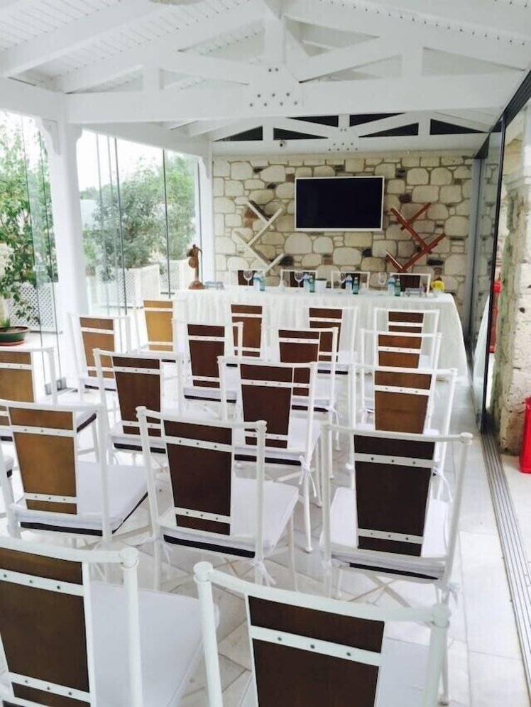 On Oda Otel, Izmir