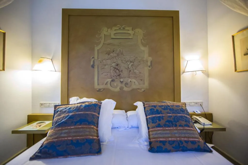 DOUBLE STANDARD Room, Hacienda del Cardenal, Madrid