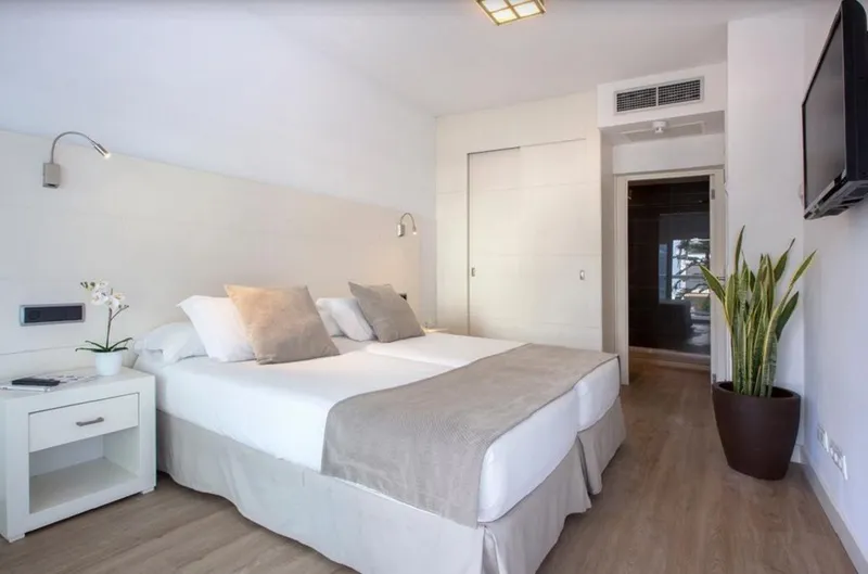 Double or Twin STANDARD Room, Las Gaviotas Suites Hotel & Spa, Majorca