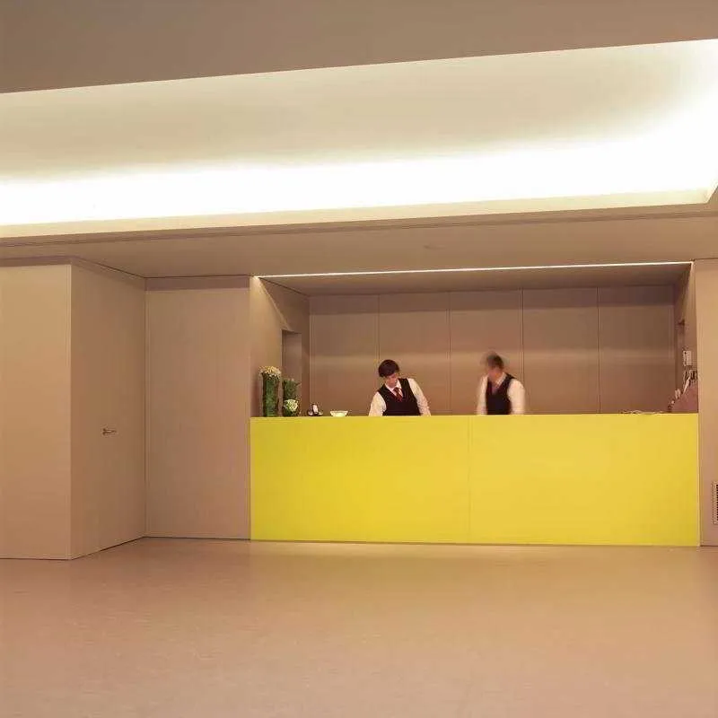 Lobby, Fundador, Porto